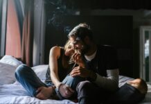 Exploring Cannabis Potency Vaping vs. Smoking – Which Is Stronger